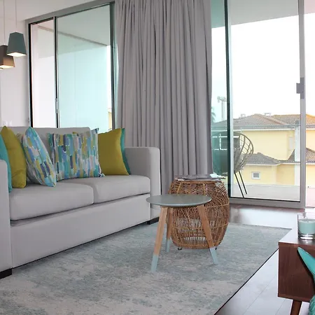 Avenida Apartment *